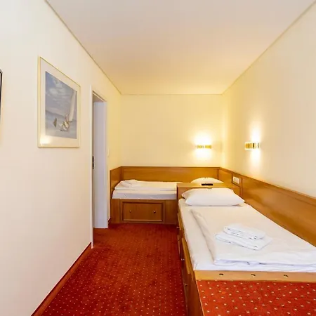 Ringhotel Warnemünder Hof 4*