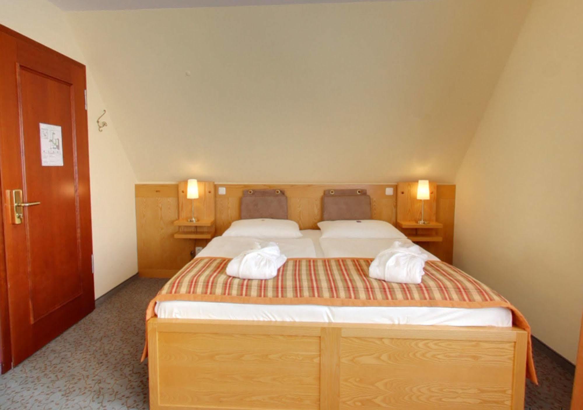 Ringhotel Warnemuender Hof Hotel 4*