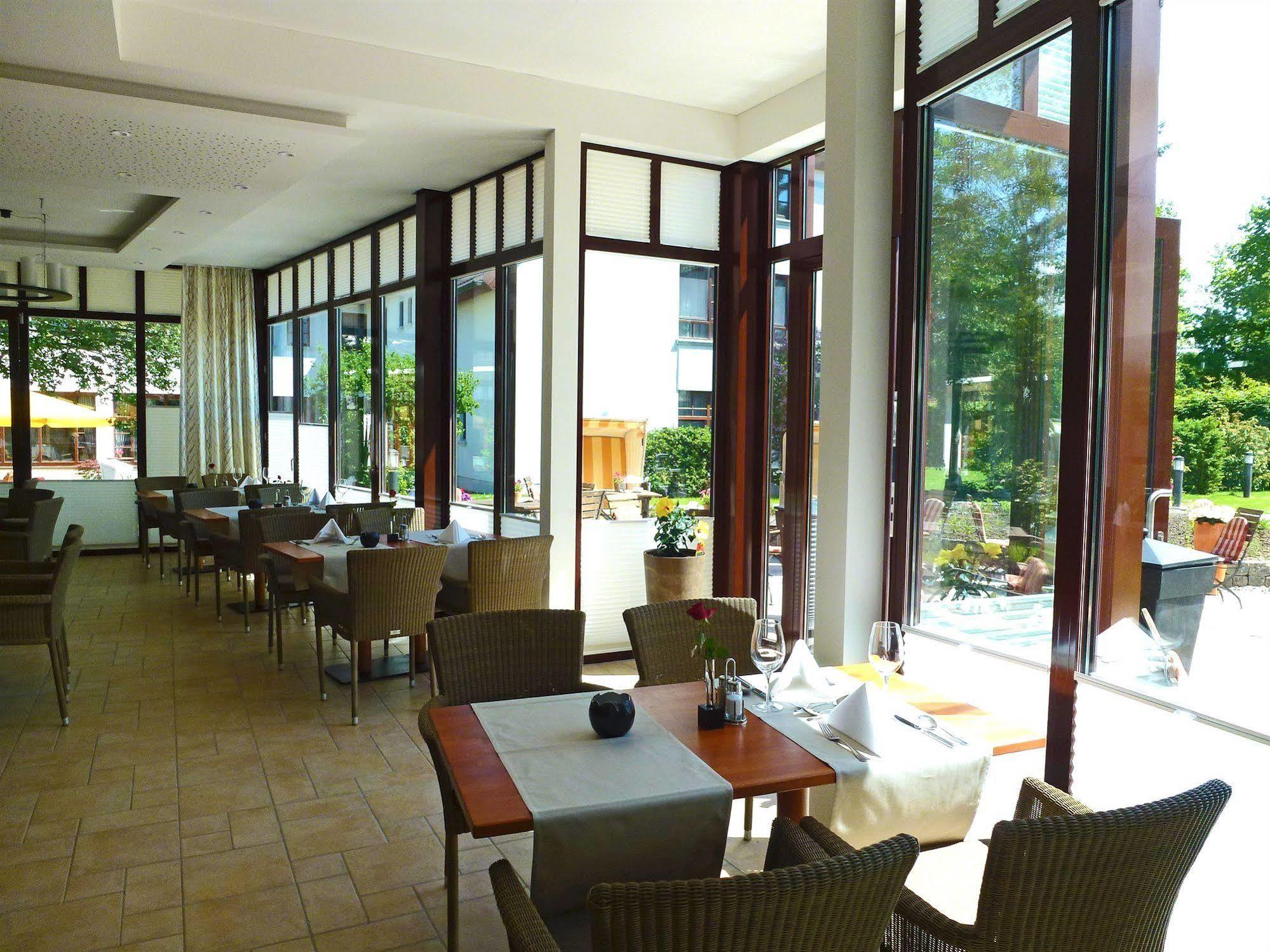 Ringhotel Warnemünder Hof 4*