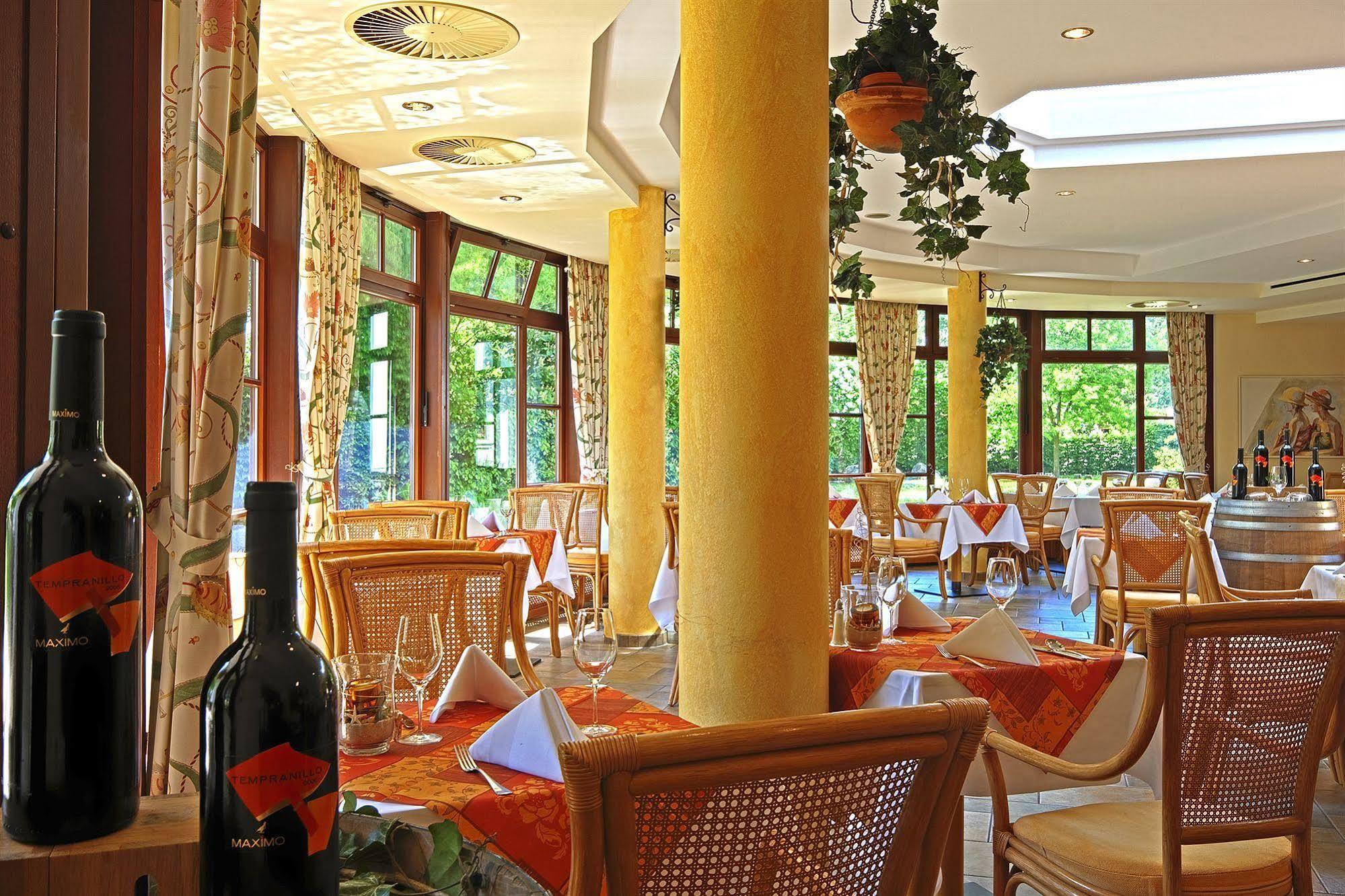 Hotel Ringhotel Warnemuender Hof 4*